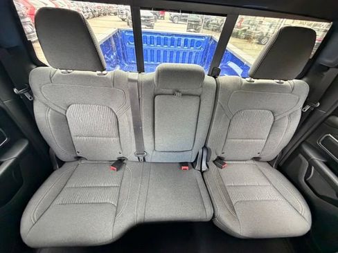 Used 2019 RAM 1500 Big Horn AWD/4WD image 18