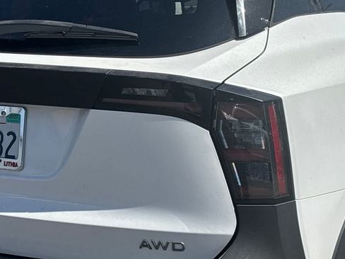 Used 2025 Nissan Kicks SV AWD/4WD image 11