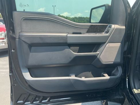 Used 2022 Ford F150 Lariat w/ Trailer Tow Package AWD/4WD image 17