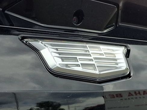 Certified 2025 Cadillac Optiq Luxury 2 AWD/4WD image 29