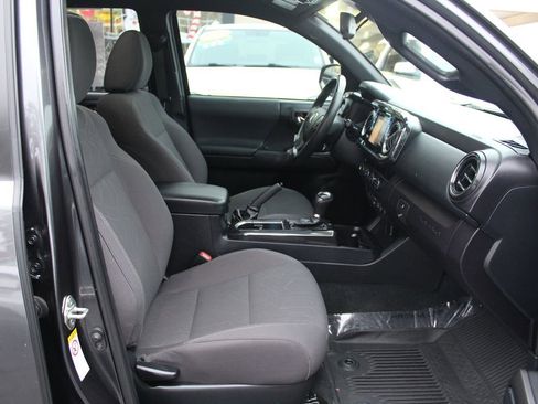 Used 2018 Toyota Tacoma TRD Off-Road image 26