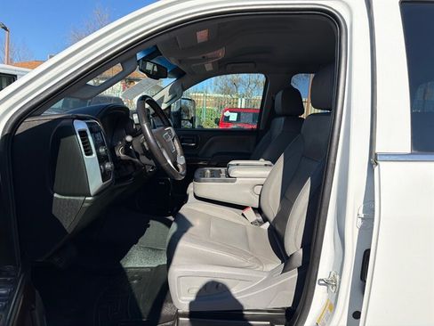 Used 2019 GMC Sierra 2500 SLT w/ Duramax Plus Package AWD/4WD image 17