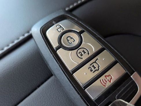 Used 2025 Ford Expedition Platinum AWD/4WD image 33