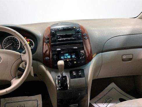 Used 2004 Toyota Sienna XLE image 9