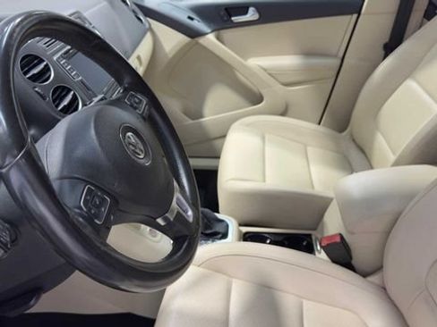 Used 2017 Volkswagen Tiguan S FWD image 22