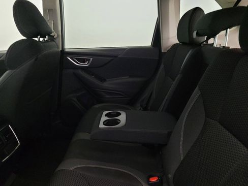 Used 2019 Subaru Forester Premium w/ All-Weather Package AWD/4WD image 18