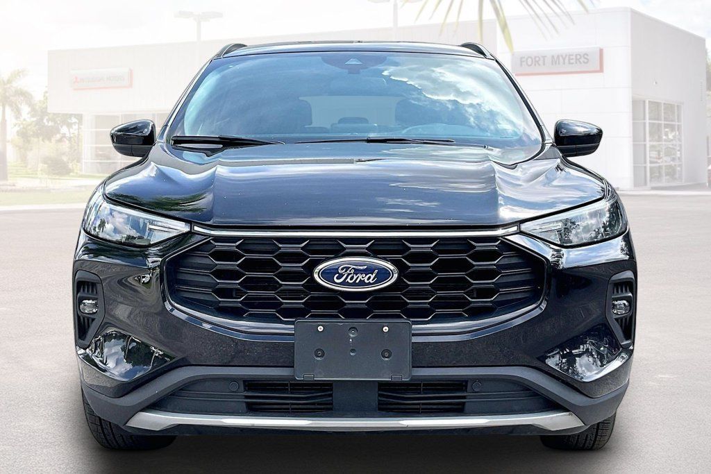 Used 2025 Ford Escape ST-Line Select AWD/4WD image 24
