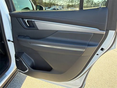 Used 2025 Buick Enclave Preferred image 16