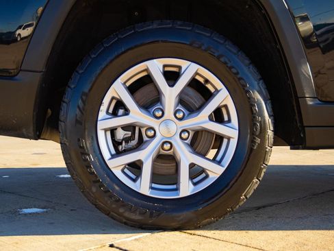 Used 2021 Jeep Grand Cherokee L Limited AWD/4WD image 9