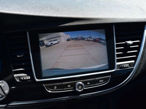 Used 2019 Buick Encore Essence FWD image 40
