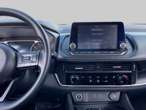 Used 2021 Nissan Rogue S FWD image 7