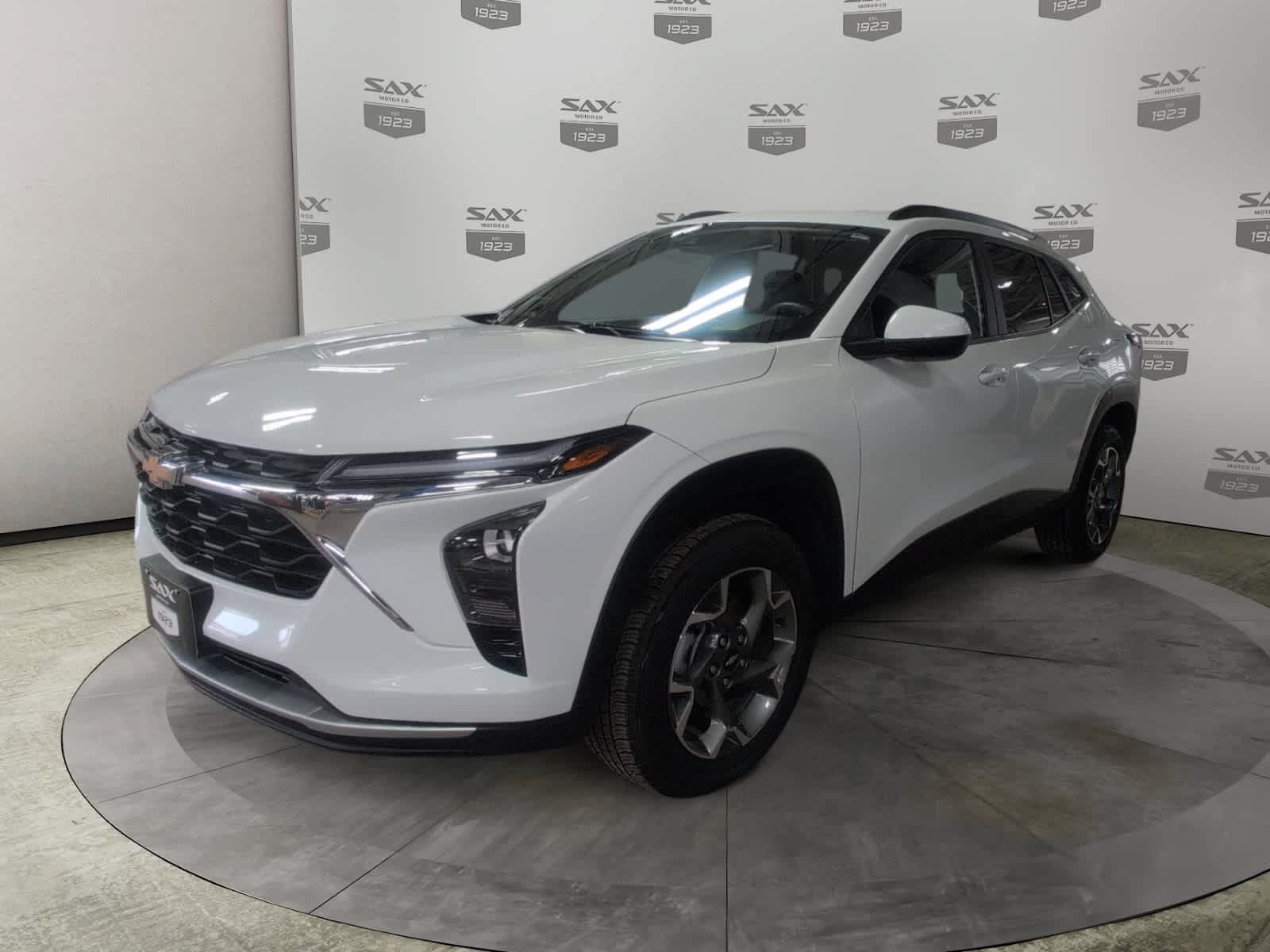 Used 2025 Chevrolet Trax LT FWD image 7