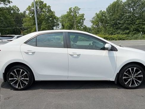Used 2018 Toyota Corolla SE FWD image 4