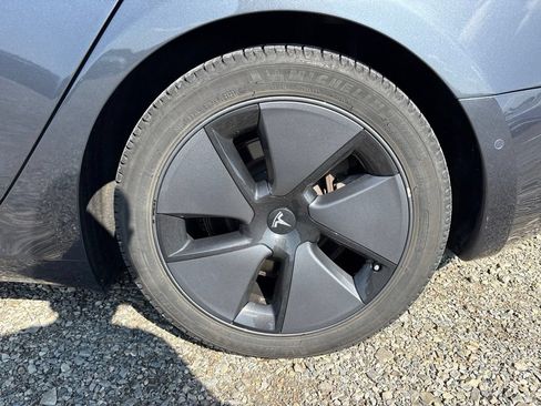 Used 2021 Tesla Model 3 Long Range AWD/4WD image 4