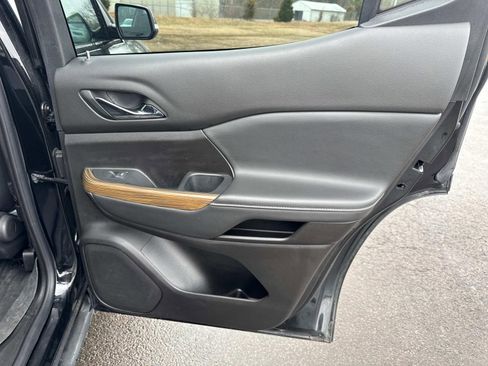 Used 2023 GMC Acadia SLE w/ Driver Convenience Package image 22