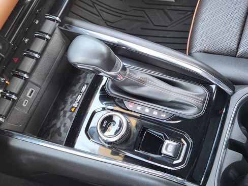 Used 2023 GMC Canyon AT4 w/ AT4 Premium Package image 15