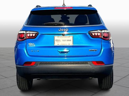 Used 2024 Jeep Compass Latitude image 8