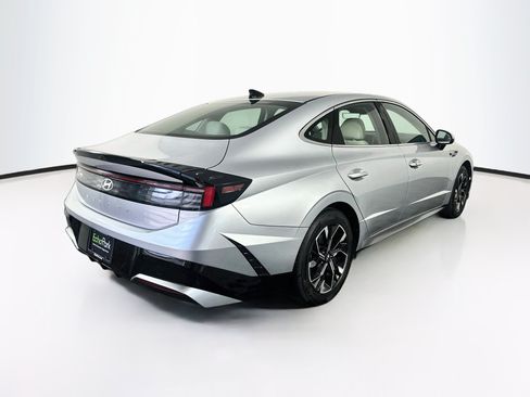 Used 2025 Hyundai Sonata SEL FWD image 9
