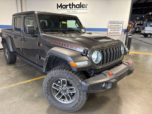 Used 2026 Jeep Gladiator Mojave AWD/4WD image 3