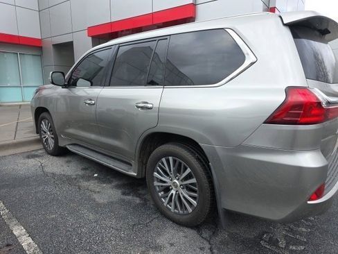 Used 2019 Lexus LX 570 4WD w/ Luxury Package image 4
