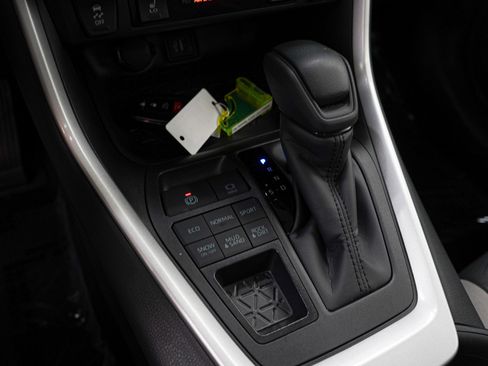 Used 2025 Toyota RAV4 XLE w/ Convenience Package image 20