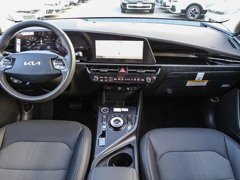 New 2026 Kia Niro Wind FWD image 5