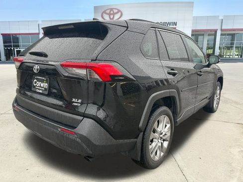 Used 2022 Toyota RAV4 XLE Premium AWD/4WD image 5