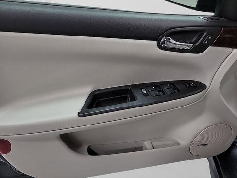 Used 2016 Chevrolet Impala LTZ FWD image 14