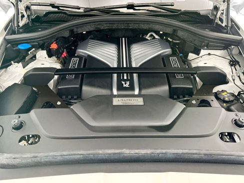 Used 2021 Rolls-Royce Cullinan Black Badge AWD/4WD image 28