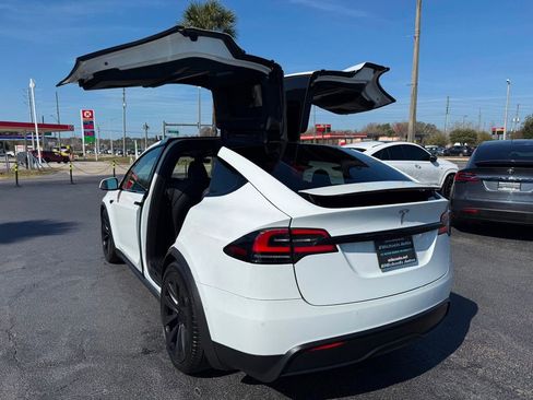 Used 2023 Tesla Model X image 7