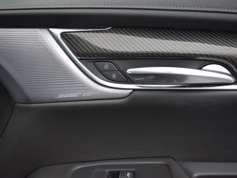 Used 2023 Cadillac XT6 Sport w/ Technology Package image 35