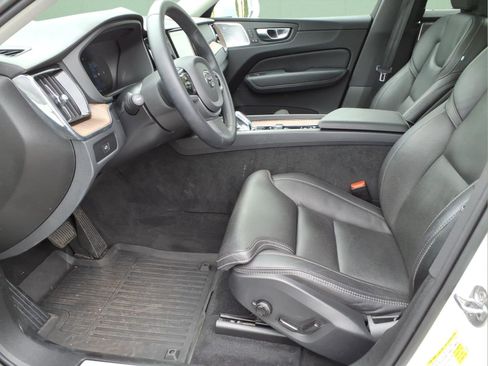 Used 2023 Volvo XC60 B5 Ultimate image 14