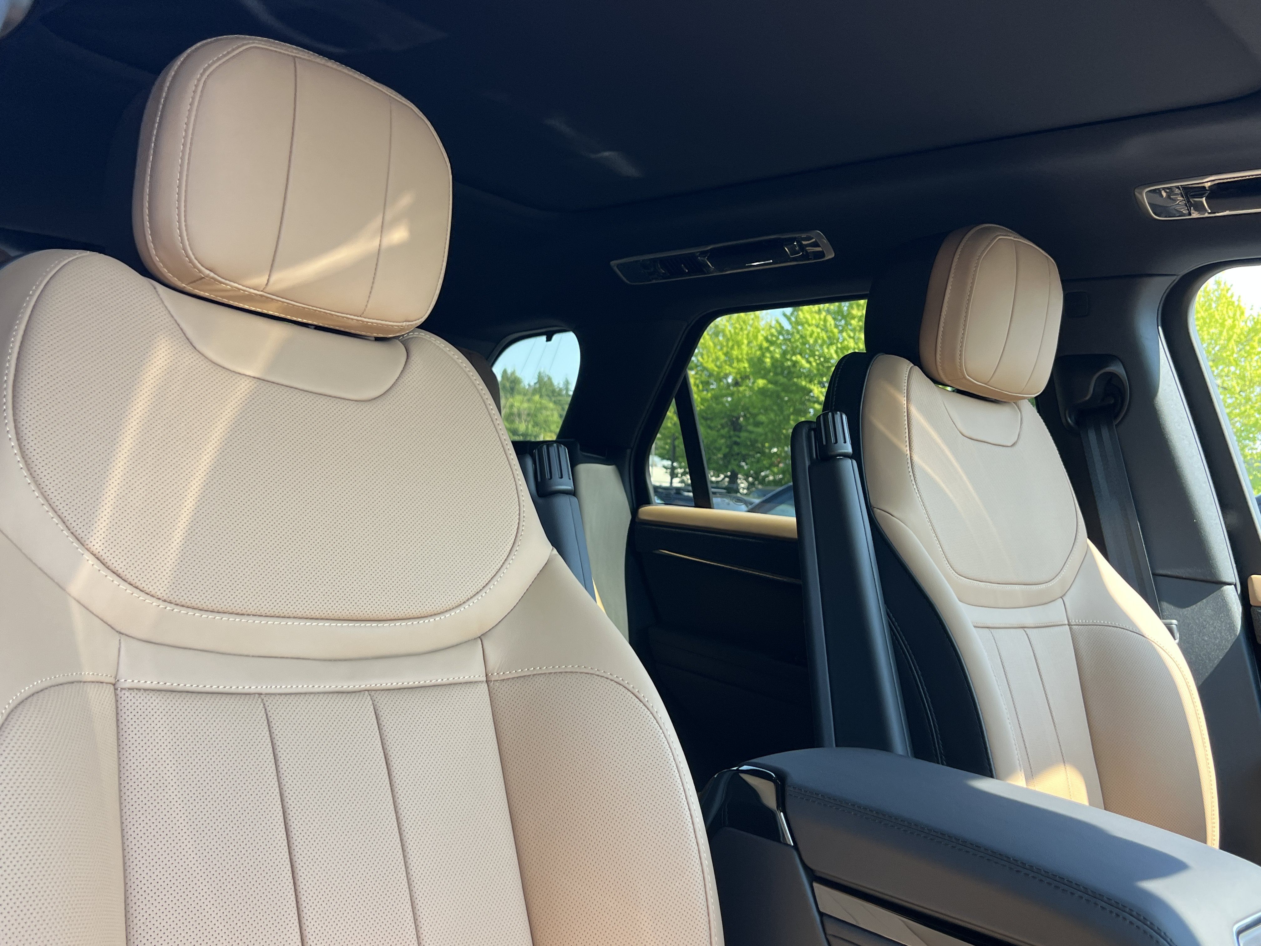 New 2025 Land Rover Range Rover Sport Dynamic SE AWD/4WD image 13