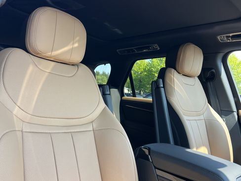 New 2025 Land Rover Range Rover Sport Dynamic SE AWD/4WD image 13