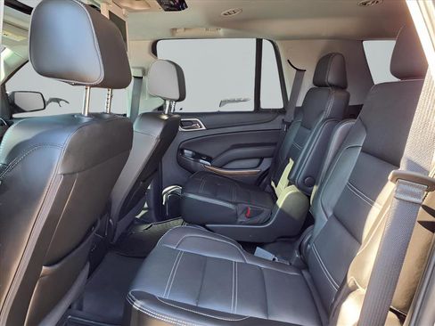 Used 2020 GMC Yukon Denali w/ Denali Premium Package image 11