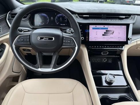 New 2026 Jeep Grand Cherokee L Limited RWD image 30