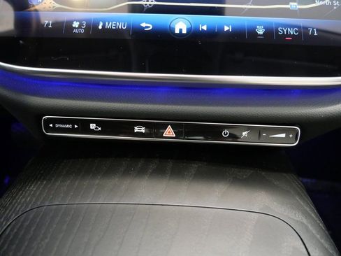 Used 2025 Mercedes-Benz E 350 4MATIC Sedan image 32