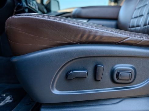 Used 2021 Nissan Titan Platinum Reserve w/ Moonroof Package image 27