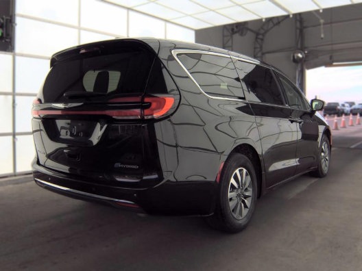 Used 2024 Chrysler Pacifica Limited FWD image 5