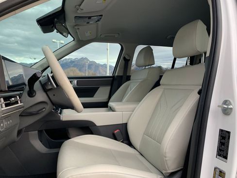 Used 2025 Hyundai Santa Fe SEL image 29