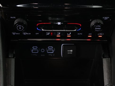 Used 2024 Jeep Grand Cherokee L Laredo AWD/4WD image 20