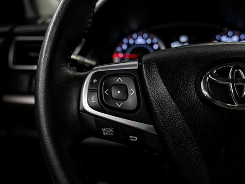 Used 2015 Toyota Camry SE FWD image 16