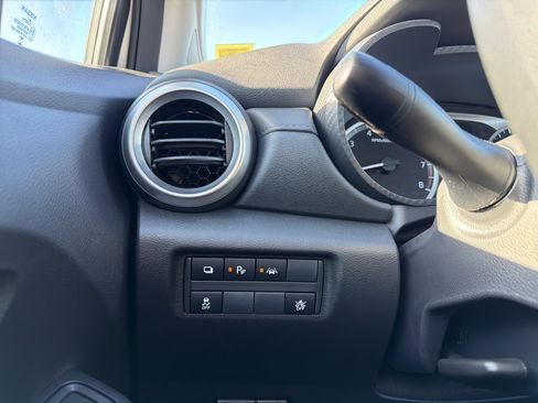 Used 2025 Nissan Versa S w/ Trunk Package image 22