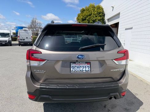 Used 2023 Subaru Forester Premium AWD/4WD image 5