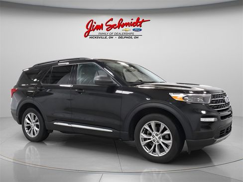 Used 2023 Ford Explorer XLT w/ Equipment Group 202A image 2