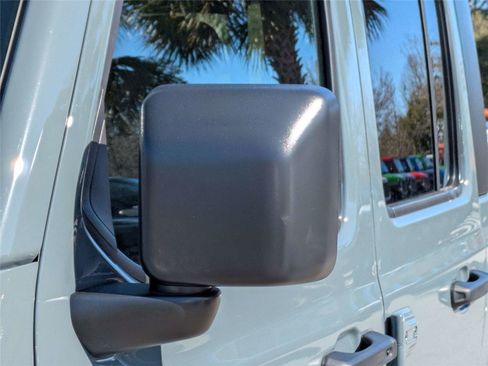 New 2026 Jeep Gladiator Sport AWD/4WD image 13