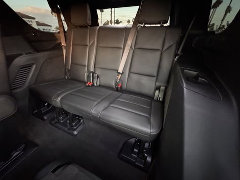 Used 2024 Cadillac Escalade Luxury image 33