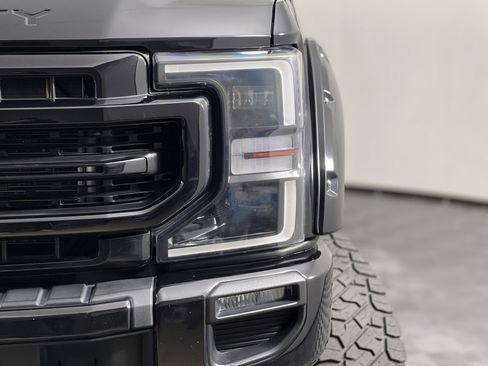 Used 2022 Ford F250 Lariat w/ Black Appearance Package AWD/4WD image 7