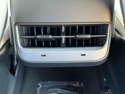 Used 2023 Tesla Model Y Performance AWD/4WD image 30