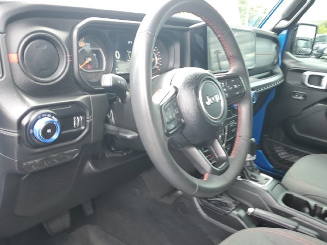 Used 2024 Jeep Wrangler Unlimited Rubicon AWD/4WD image 18